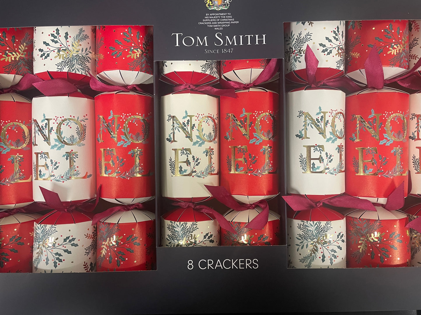 Tom Smith Noel Deluxe Crackers 8PK x 14"