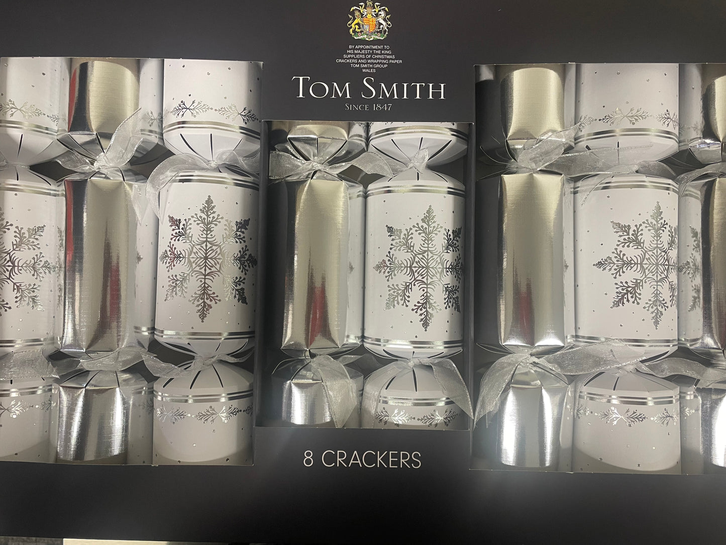 Tom Smith Silver Deluxe Christmas Crackers 8PK x 14"